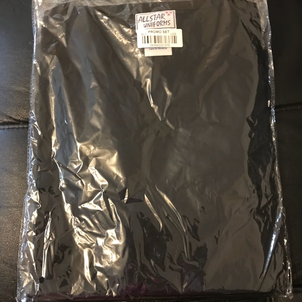 2 sets size Large Black scrub sets